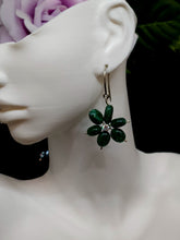 Stylish Aventurine Flower Dark Green Earring